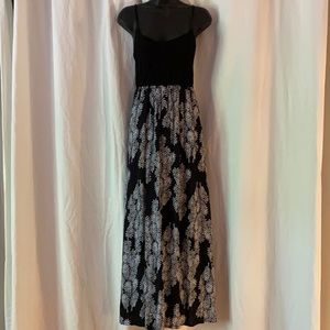 Black and White Maxi Dress Small